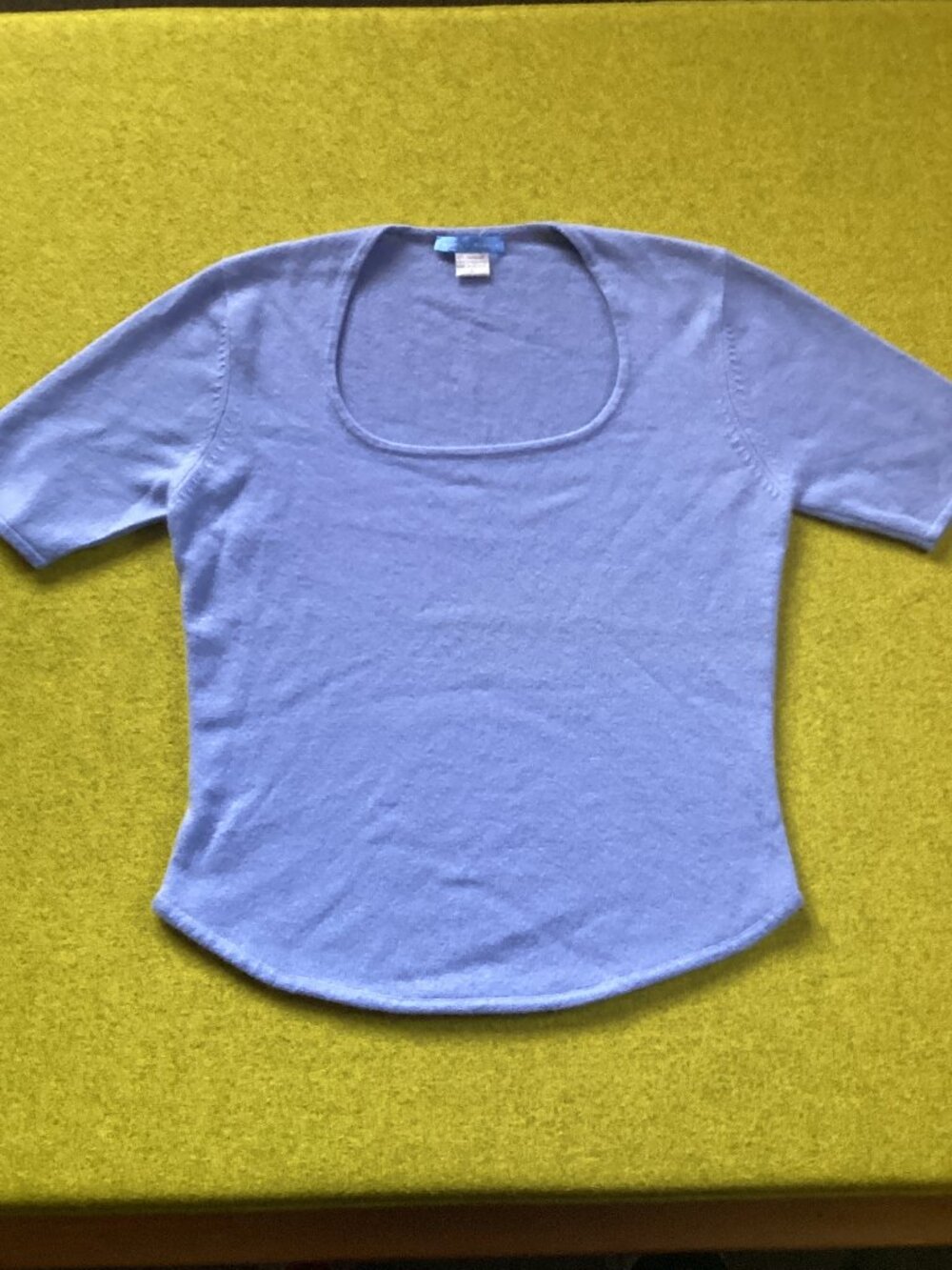 WHITE + WARREN Cashmere short sleeve, scoop neck sweater; Sz L; soft blue